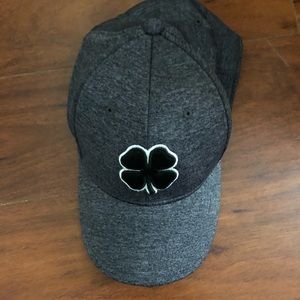 Gently Used Black Cover Memory Fit Hat